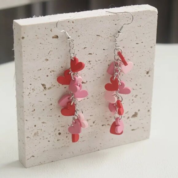 Heart Confetti Dangle earrings - New - perfect for Valentine’s Day - Picture 1 of 3